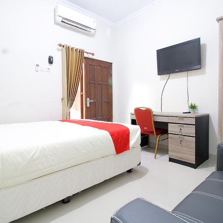 Reddoorz Plus Near Stie Ykpn Maguwo Exterior photo
