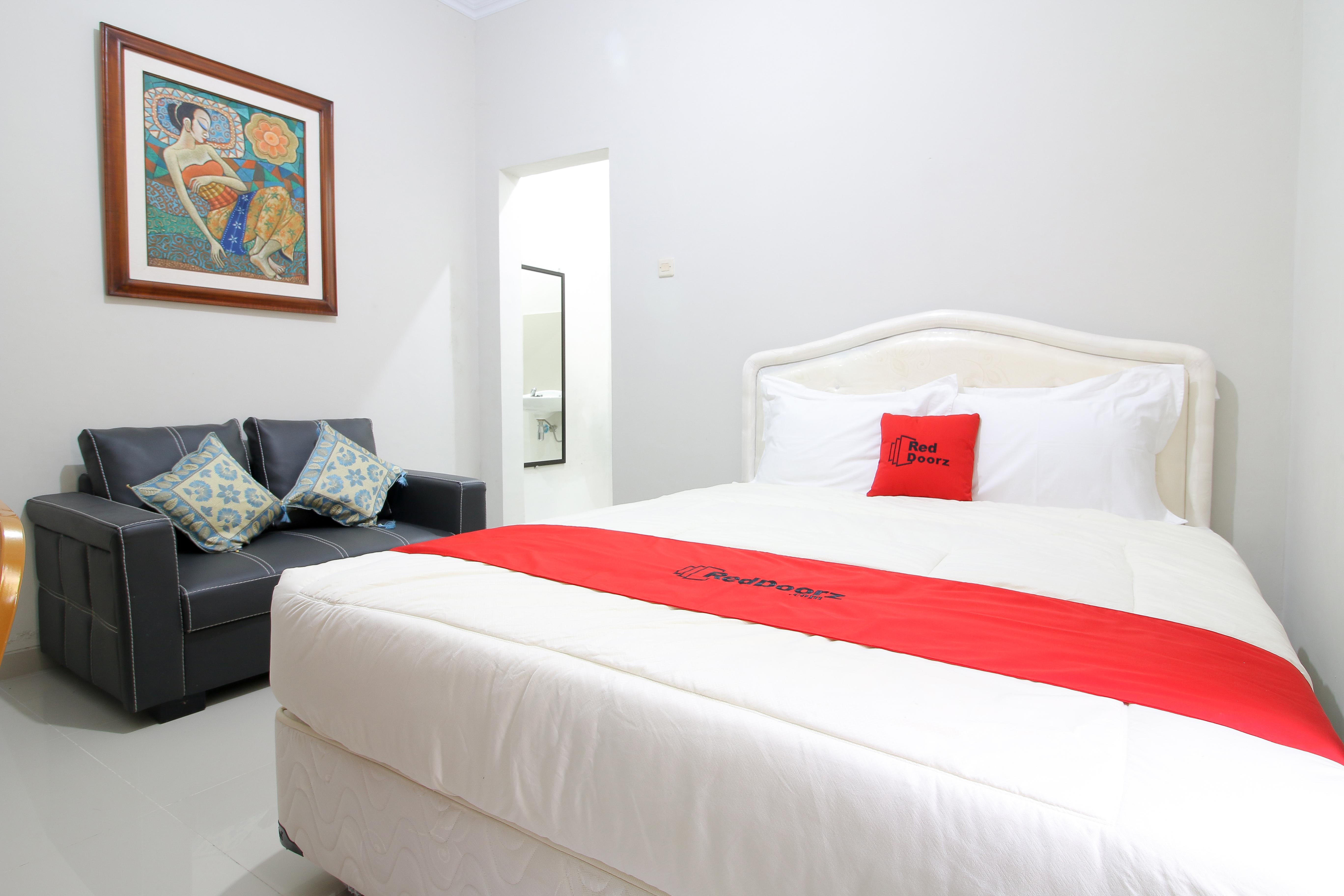 Reddoorz Plus Near Stie Ykpn Maguwo Exterior photo
