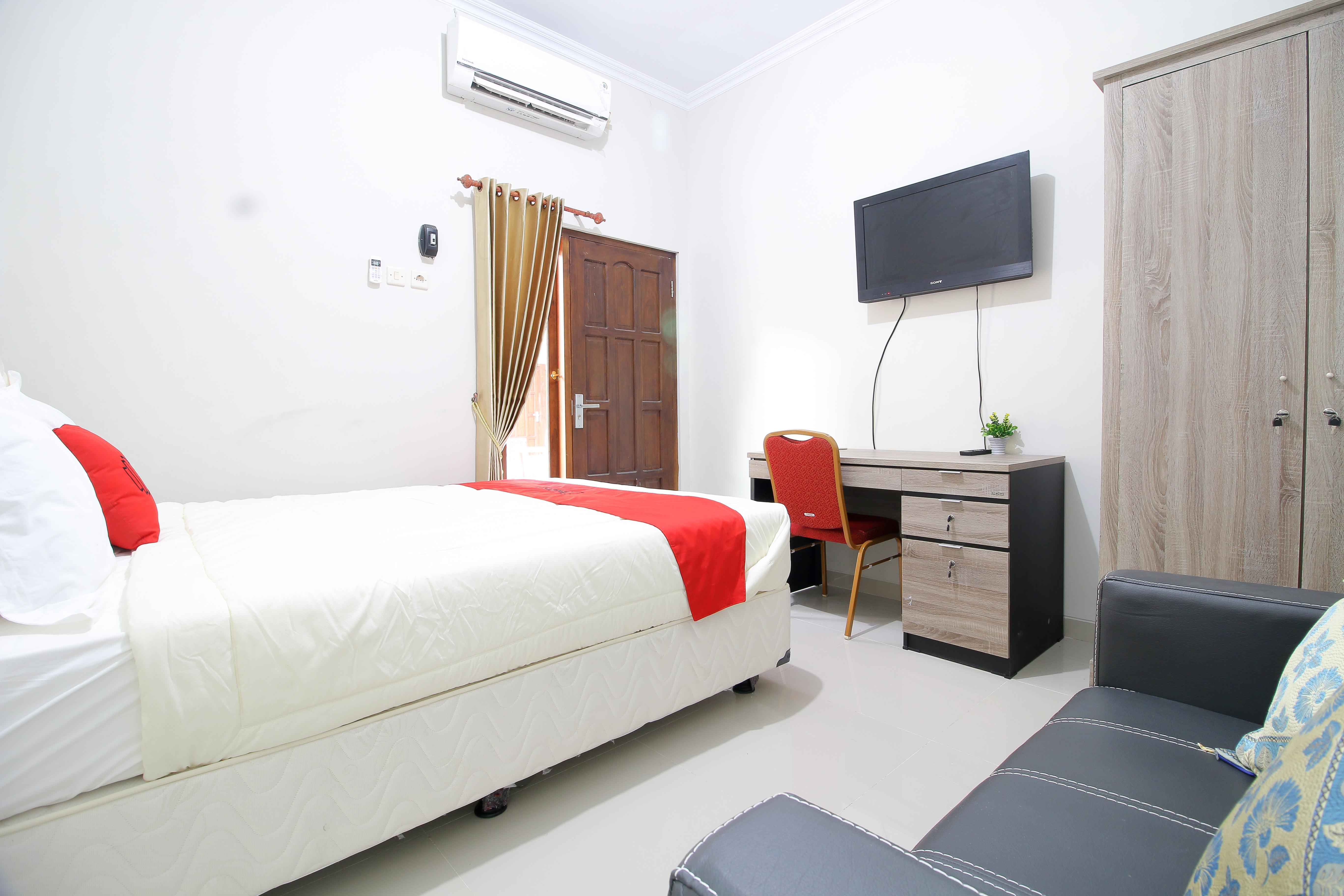 Reddoorz Plus Near Stie Ykpn Maguwo Exterior photo