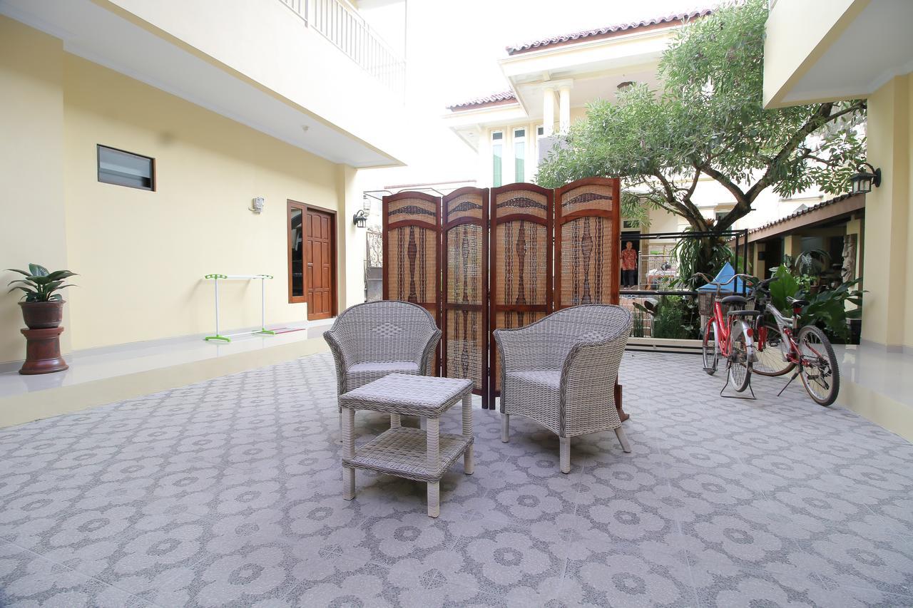 Reddoorz Plus Near Stie Ykpn Maguwo Exterior photo