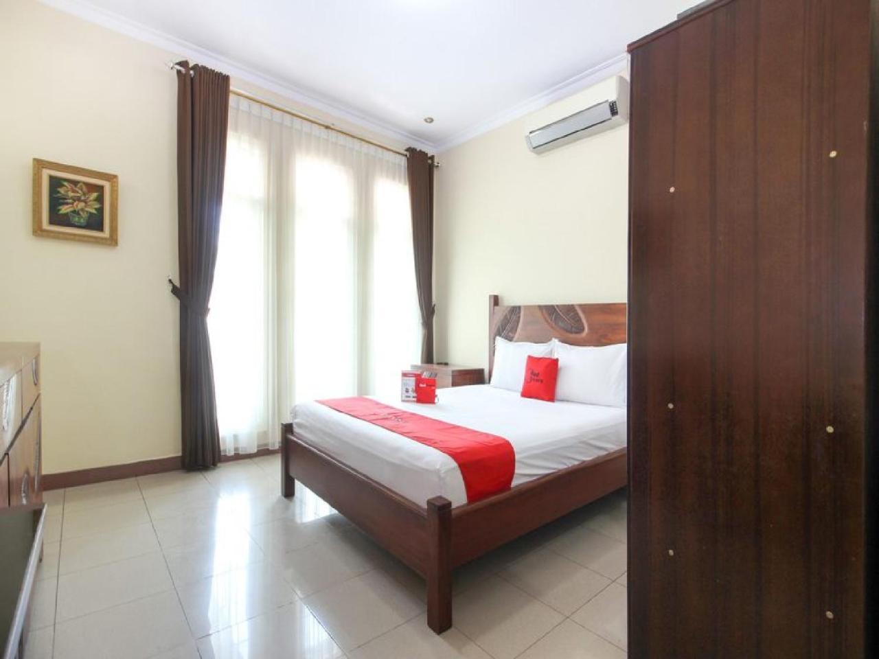 Reddoorz Plus Near Stie Ykpn Maguwo Exterior photo
